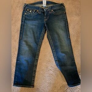 True Religion Lily size 28. Excellent pre-owned condition. 5 pocket Made in USA